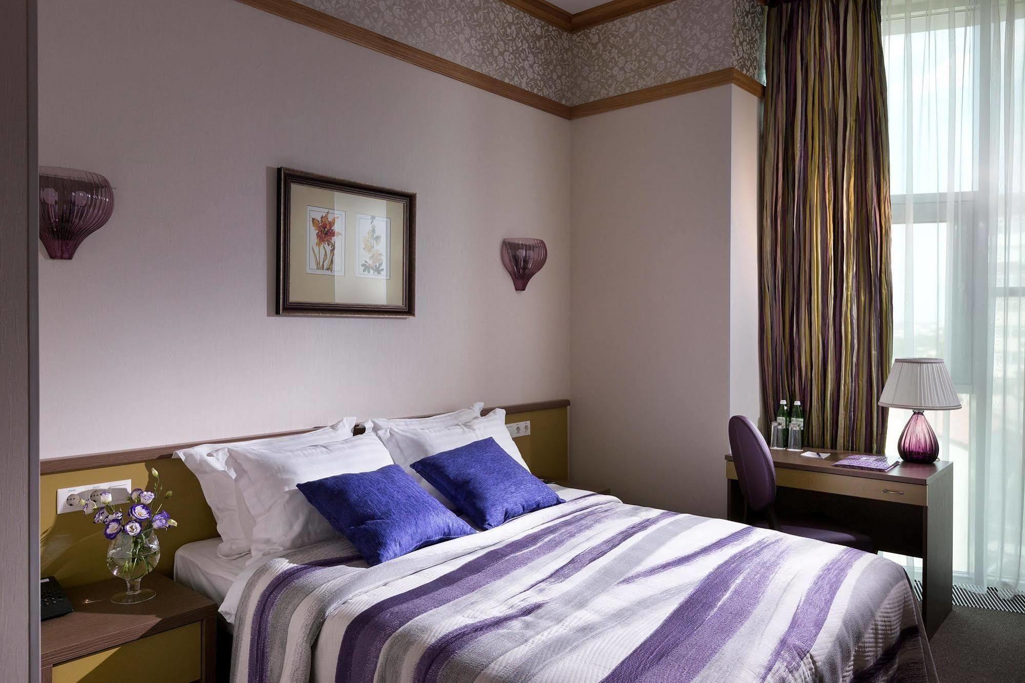 Iris Art Hotel Charkiv Esterno foto