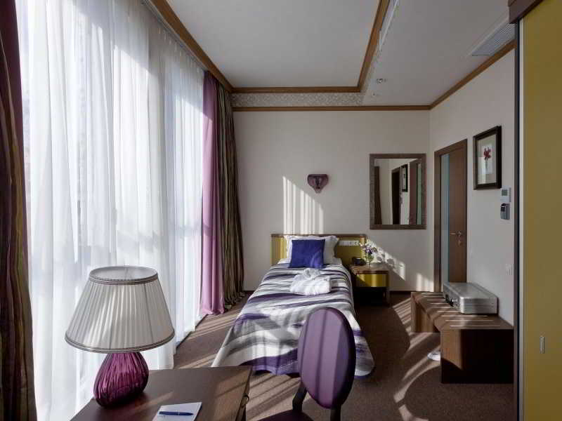 Iris Art Hotel Charkiv Esterno foto