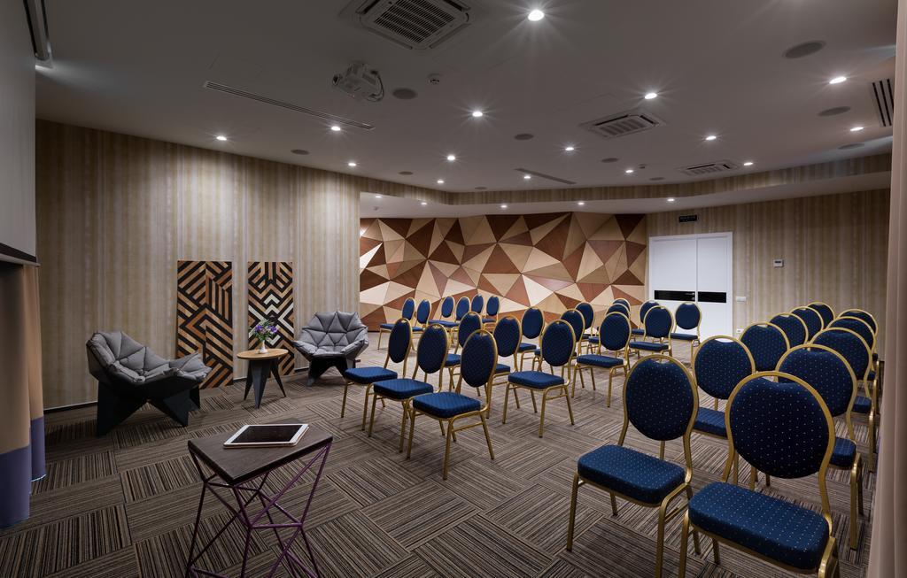 Iris Art Hotel Charkiv Esterno foto